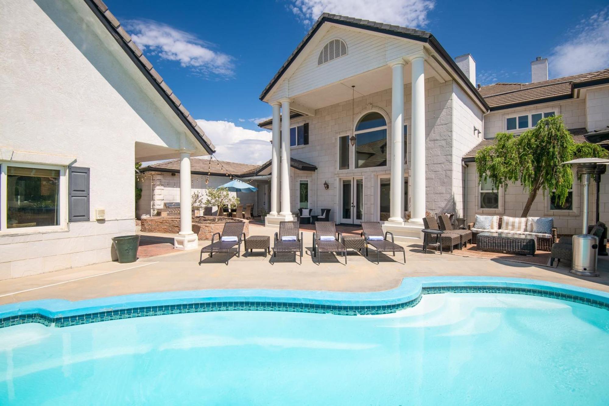 Grand Contento By Avantstay Extraordinary Estate W Pool Hot Tub Movie Room テメキュラ エクステリア 写真